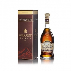 Brendis Ararat 5* 0,7 L (dėžutėje)